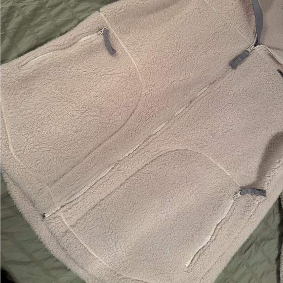 Colombia Zip Up - Picture 3 of 4